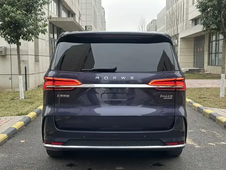 Roewe iMAX8 Roewe iMAX8 2022 400TGI Gathering Edition 2022 — миниатюра 2