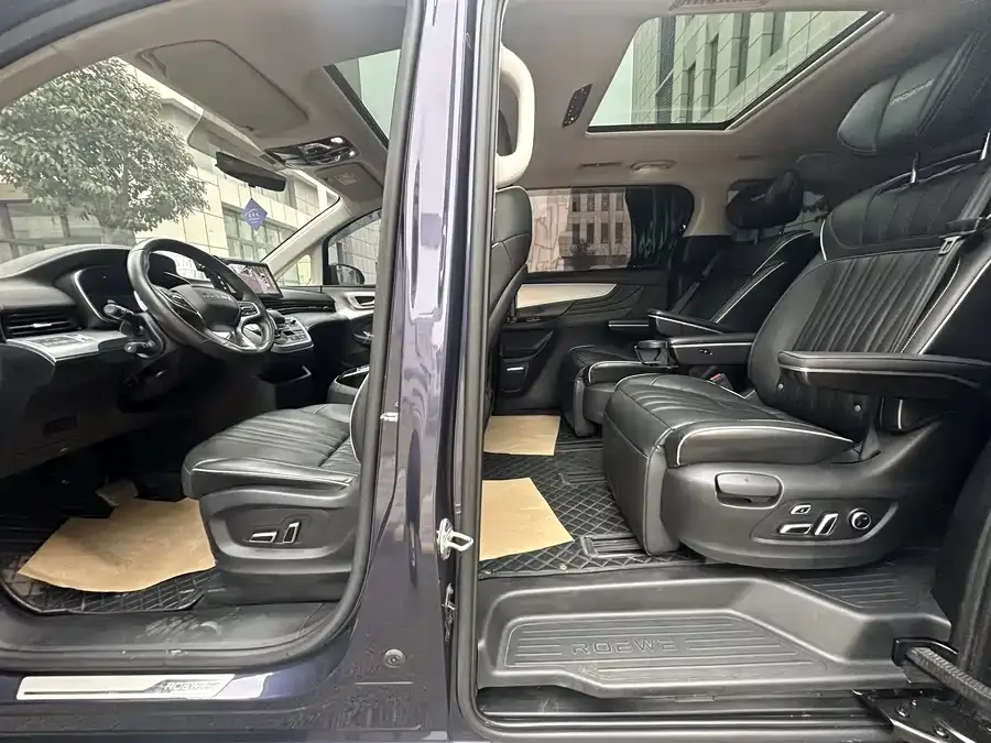 Roewe iMAX8 Roewe iMAX8 2022 400TGI Gathering Edition 2022 — миниатюра 4