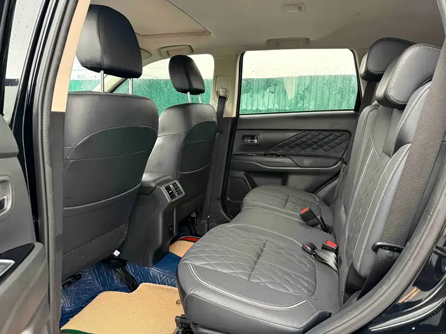 Mitsubishi Outlander Outlander 2021 2.0L 2WD Enjoy Edition 7 Seaters 2023 — миниатюра 2