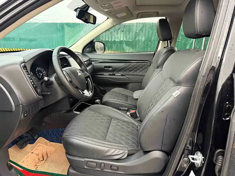 Mitsubishi Outlander Outlander 2021 2.0L 2WD Enjoy Edition 7 Seaters 2023 — миниатюра 4