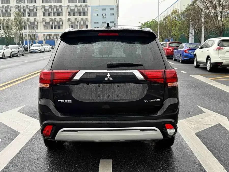 Mitsubishi Outlander Outlander 2021 2.0L 2WD Enjoy Edition 7 Seaters 2023 — миниатюра 5