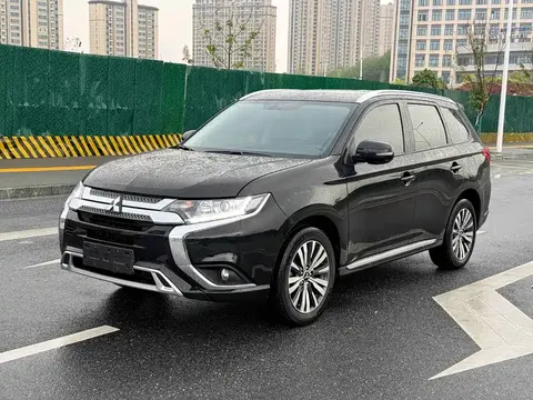 Mitsubishi Outlander 2023 buy in Moscow