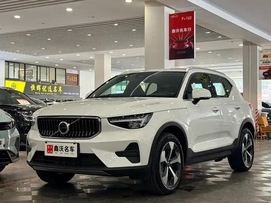Volvo XC40 2024
