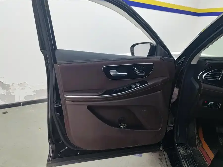 Exeed VX Xingtu Lanyue 2023 400T 2WD Xingyao Edition 7 Seaters 2024 — миниатюра 4