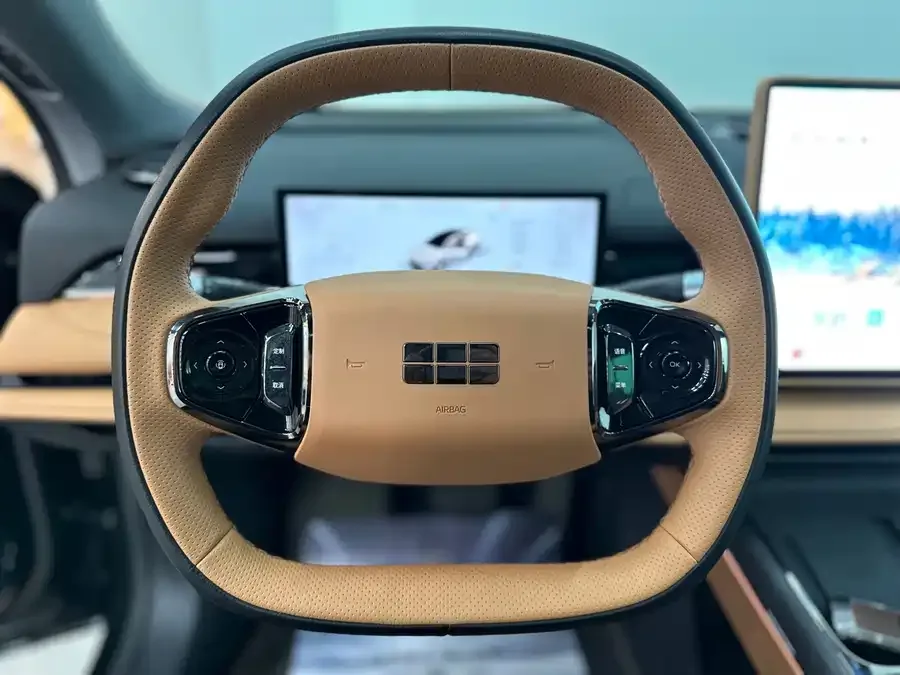 Geely Galaxy Star 8 Galaxy Star 8 2025 130km EM-i Premium Edition 2025 — миниатюра 3