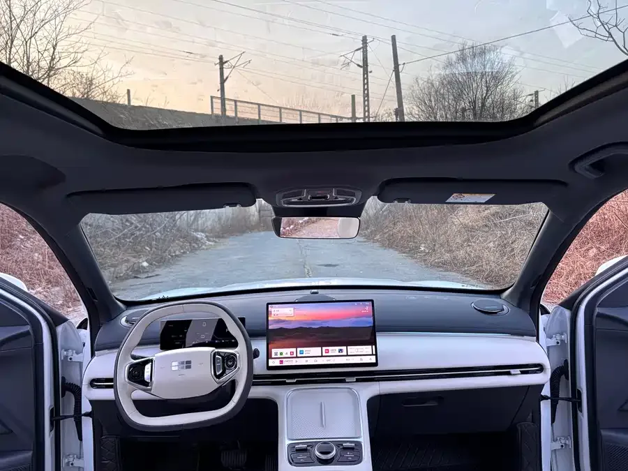 Geely Galaxy Starship 7 Galaxy Starship 7 2025 120km Navigator Edition 2025 — миниатюра 2