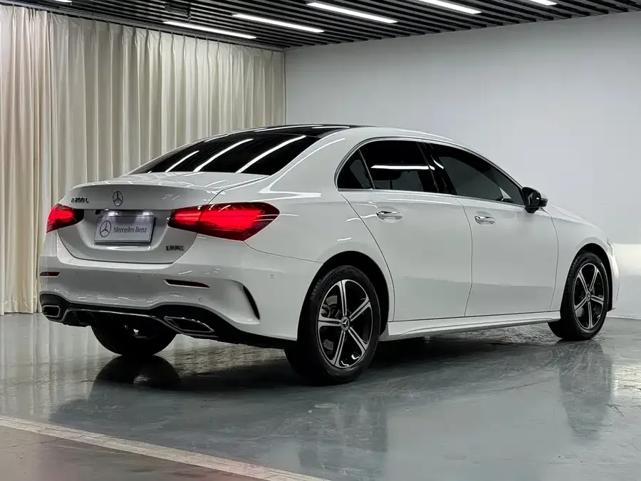 Mercedes-Benz Class A Mercedes-Benz A-Class 2024 A 200 L Fashion Edition 2024 — миниатюра 5