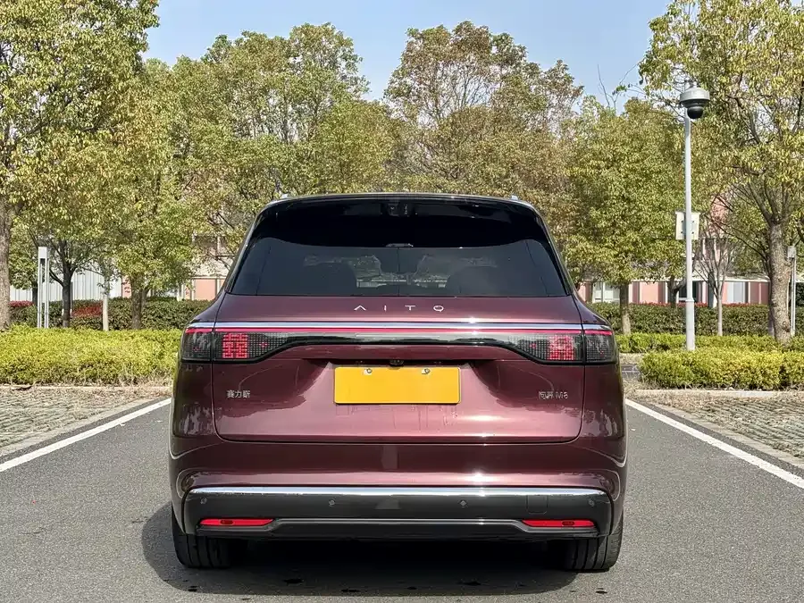 AITO M8 Wenjie M8 2025 Extended Range Ultra Edition 53.4kWh 5-Seat Version (192-line LiDAR) 2025 — миниатюра 5