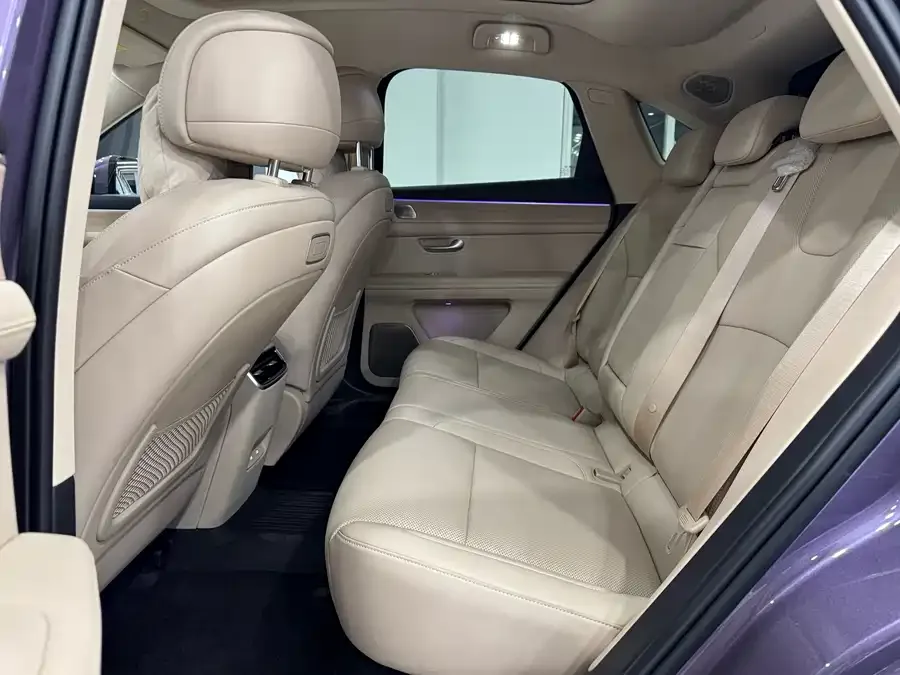 AITO M5 M5 2025 Extended Range Ultra 4WD Edition 2025 — миниатюра 2