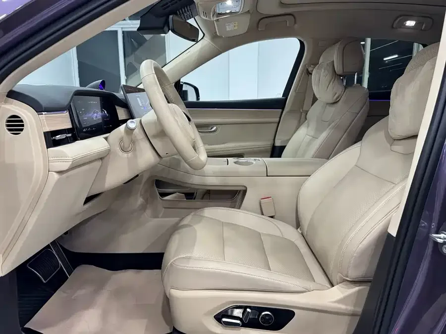 AITO M5 M5 2025 Extended Range Ultra 4WD Edition 2025 — миниатюра 4