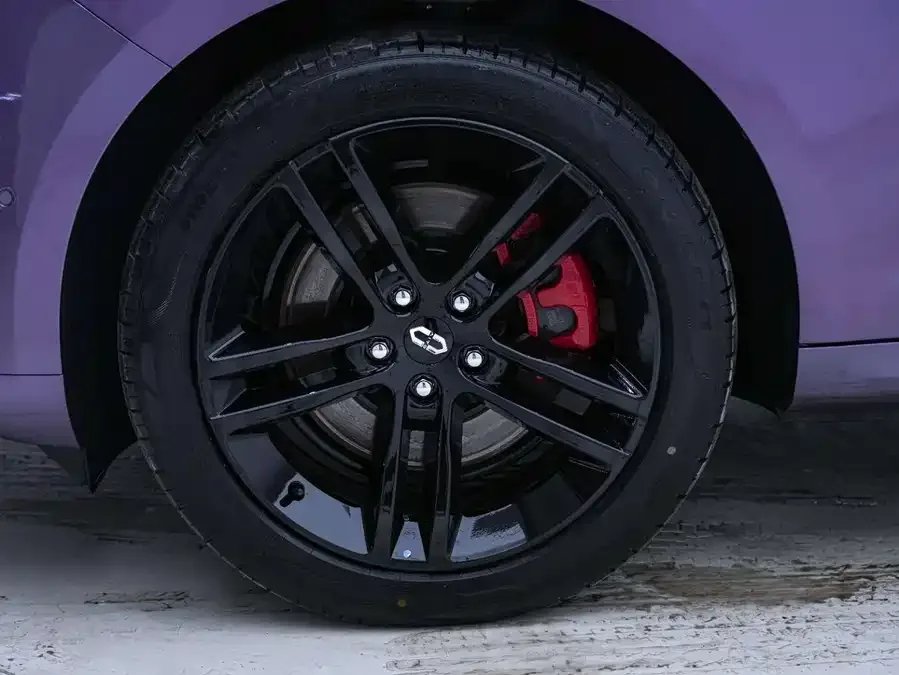 AITO M5 M5 2025 Extended Range Ultra 4WD Edition 2025 — миниатюра 2