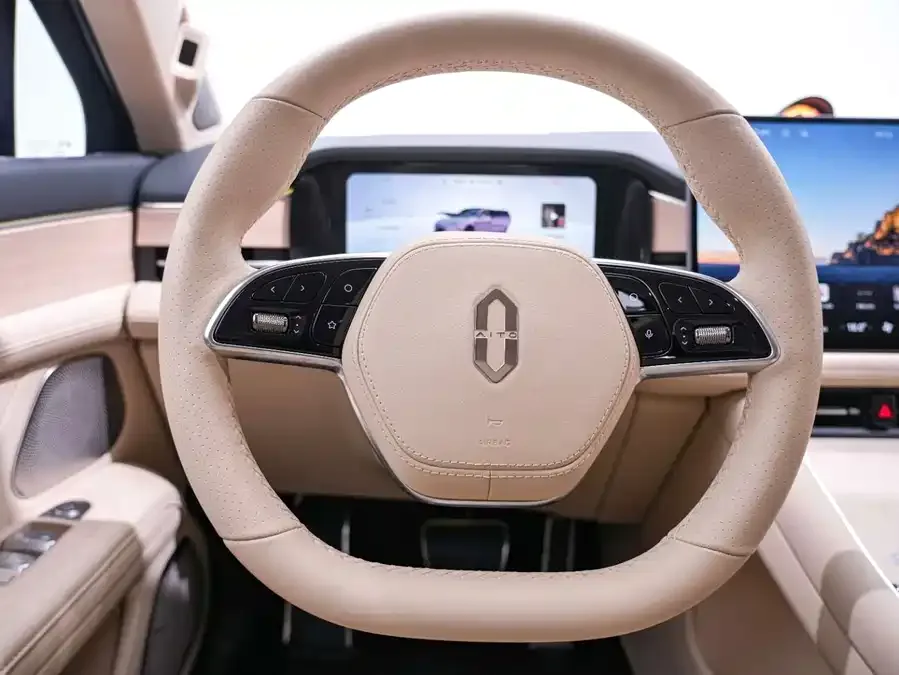 AITO M5 M5 2025 Extended Range Ultra 4WD Edition 2025 — миниатюра 5