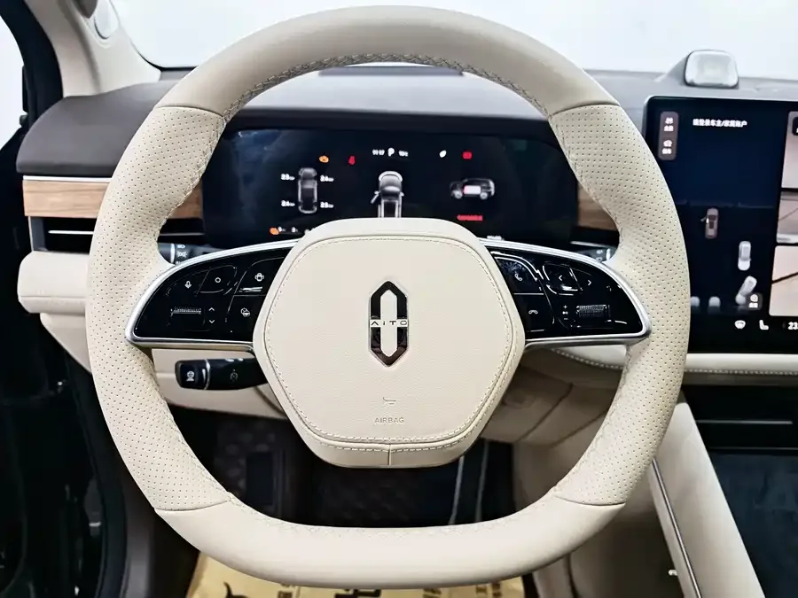 AITO M7 Wenjie M7 2024 1.5T Intelligent Driving Rear-wheel Drive Max Edition 5 Seaters 2024 — миниатюра 3