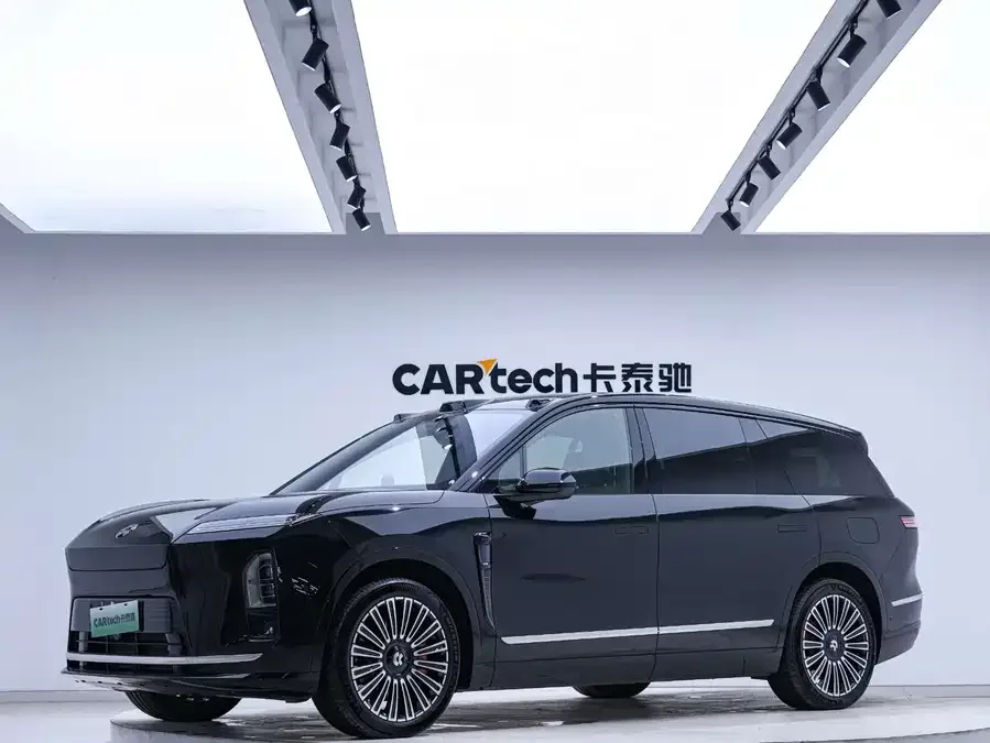 NIO ES8 2025
