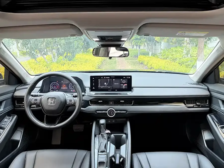 Honda Inspire Insignia 2025 260TURBO Elite Edition 2025 — миниатюра 3