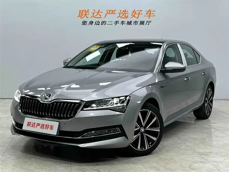 Skoda SuperB Superb 2023 facelifted TSI280 DSG exclusive version 2024 — фото 1, купить с доставкой в Москву