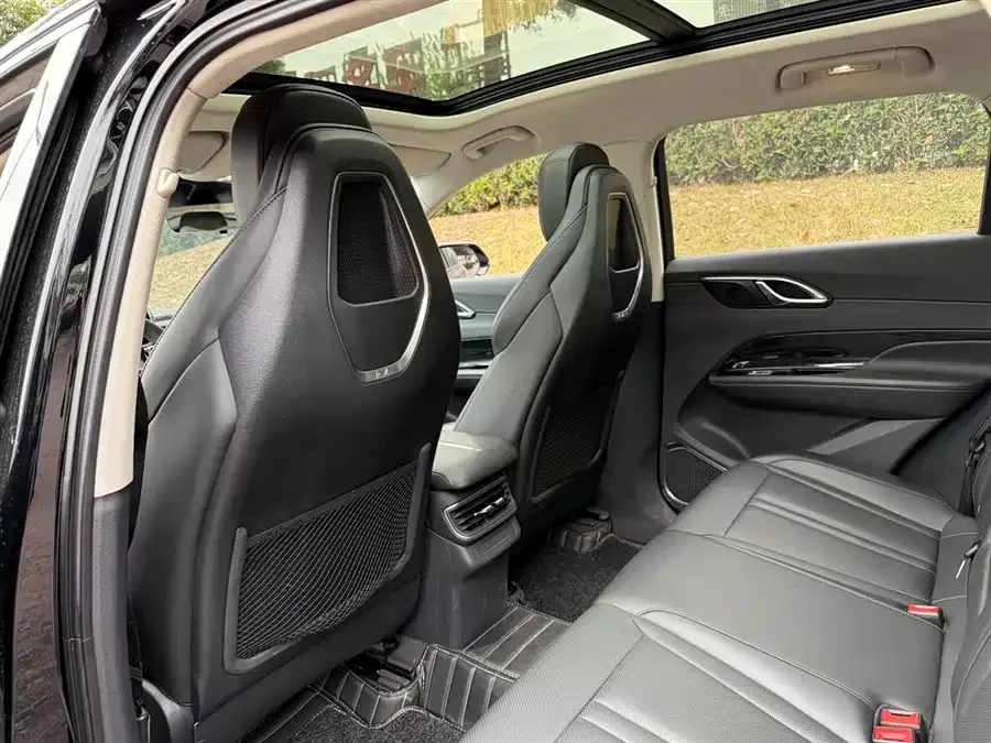 Hongqi HS3 Hongqi HS3 2025 1.5T Zhiwei Edition 2025 — миниатюра 3
