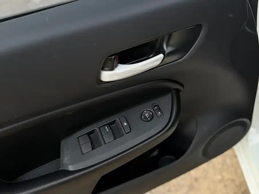 Honda Fit Fit 2022 1.5L CVT Trendy Sunroof Edition 2022 — миниатюра 5