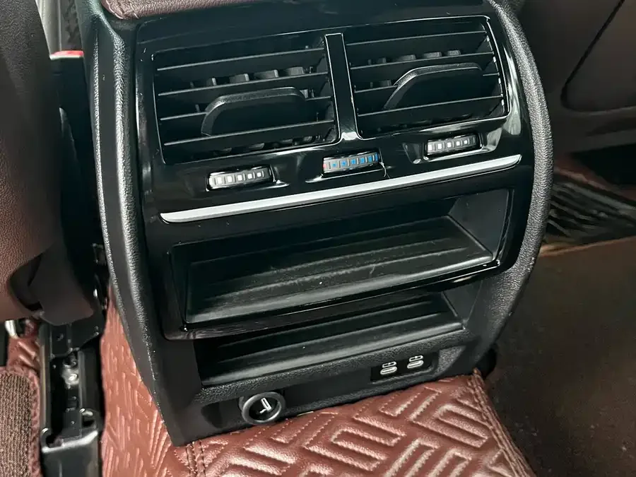 BMW 5 Series New Energy 2022 535Le M Sports Package 2023 — миниатюра 4