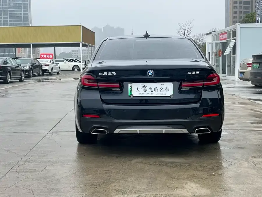 BMW 5 Series New Energy 2022 535Le M Sports Package 2023 — миниатюра 5