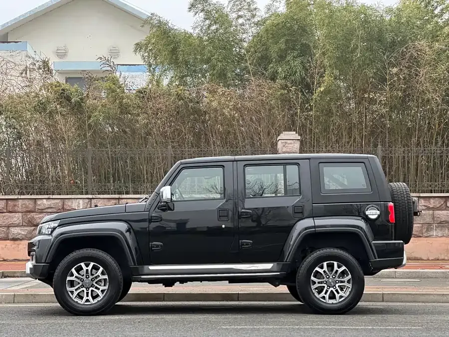 BAIC BJ40 Beijing Off-road BJ40 2020 2.0T Automatic 4WD City Hunter Edition Knight Edition 2022 — миниатюра 4