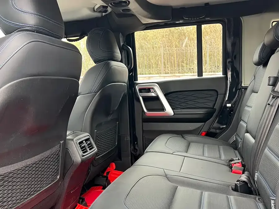 BAIC BJ40 Beijing Off-road BJ40 2020 2.0T Automatic 4WD City Hunter Edition Knight Edition 2022 — миниатюра 5