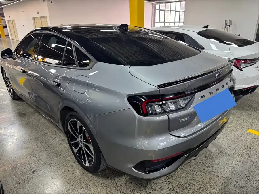 Ford Mondeo 2022 Toyota Mondeo EcoBoost 245 ST-Line 2022 — миниатюра 4