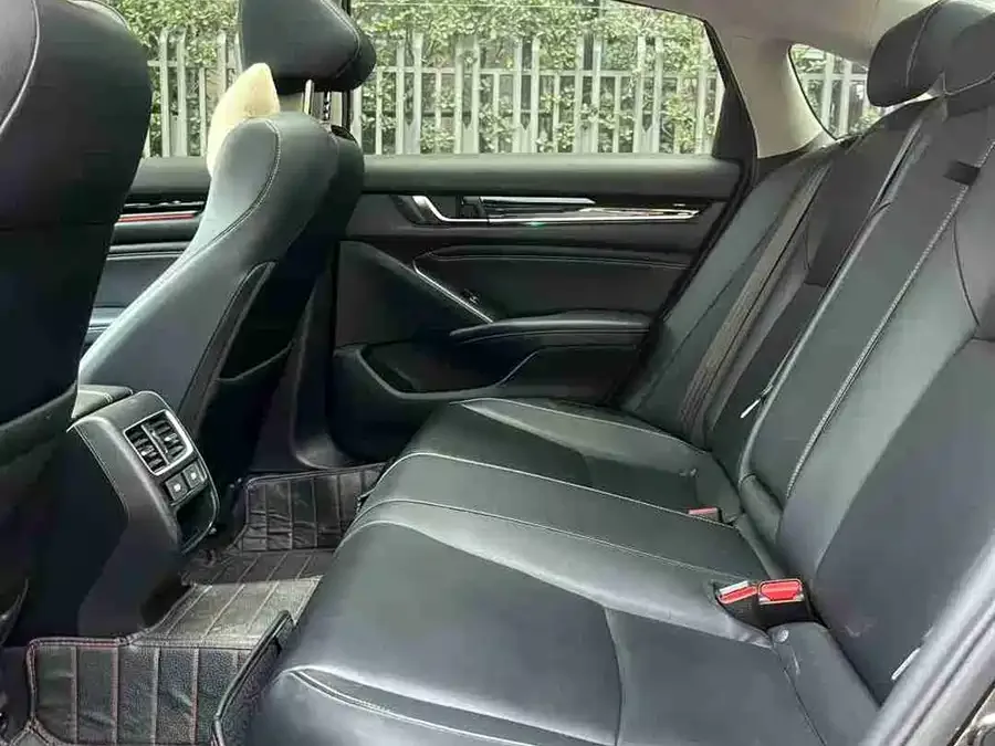 Honda Accord 2022 Accord 260TURBO Fantasy Night Premium Edition 2023 — миниатюра 5