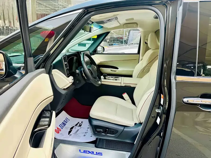 Lexus LM 2023 500h Six-seat Premium Edition 2024 — миниатюра 2