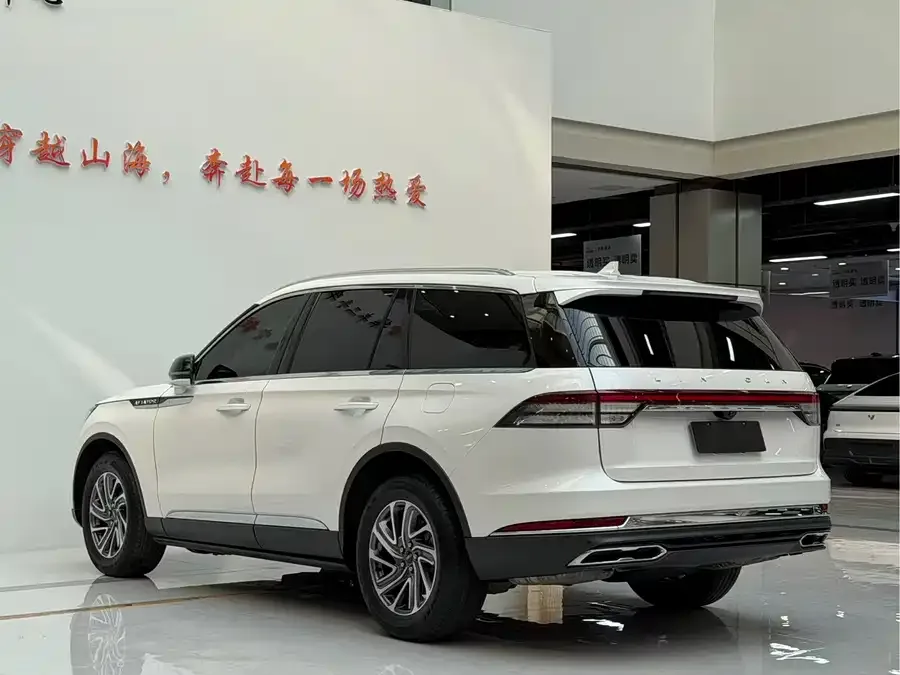 Lincoln Aviator Aviator 2023 3.0T V6 4WD Premium Cruise Edition 6 Seaters 2024 — миниатюра 3