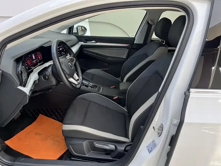 Volkswagen golf Golf 2021 200TSI DSG Pro 2022 — миниатюра 4