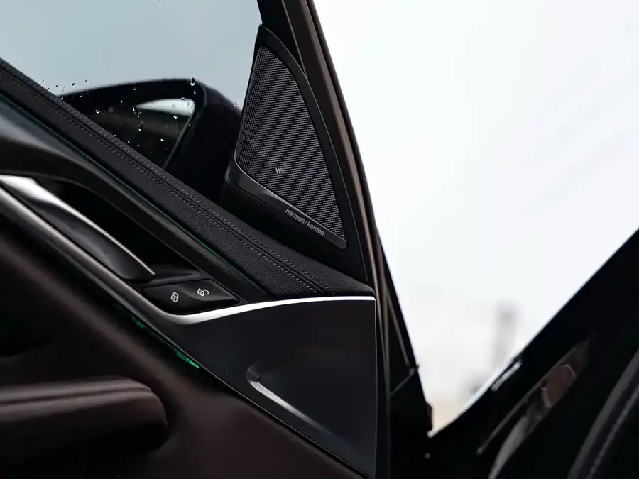 BMW 5 Series BMW 5 Series (Imported) 2022 540i Fashion Edition M Sport Package 2023 — миниатюра 3