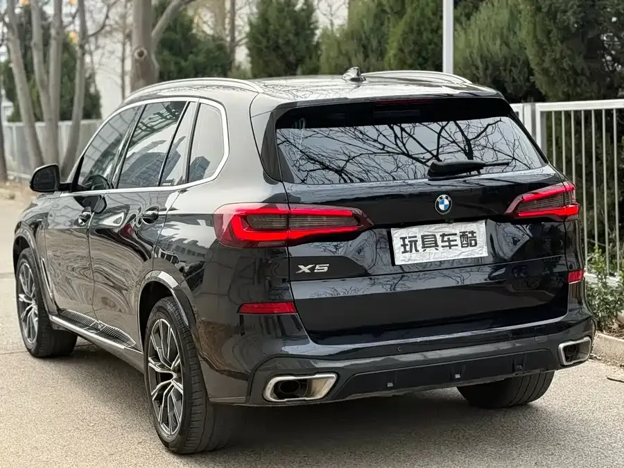 BMW X5 2022 facelift xDrive 30Li Exclusive M Sport Package 2022 — миниатюра 2