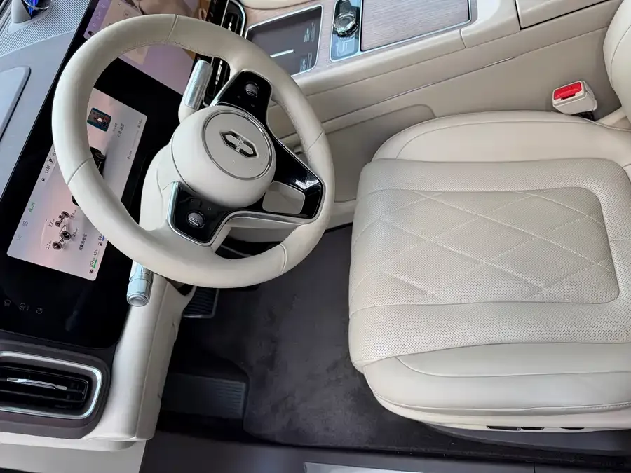 AITO M9 Wenjie M9 2024 Extended Range Ultra Edition 52kWh 5-seater Edition 2024 — миниатюра 3
