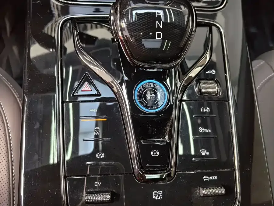 BYD Second-hand Han 2024 DM-i Honor Edition 121KM Elite 2024 — миниатюра 4