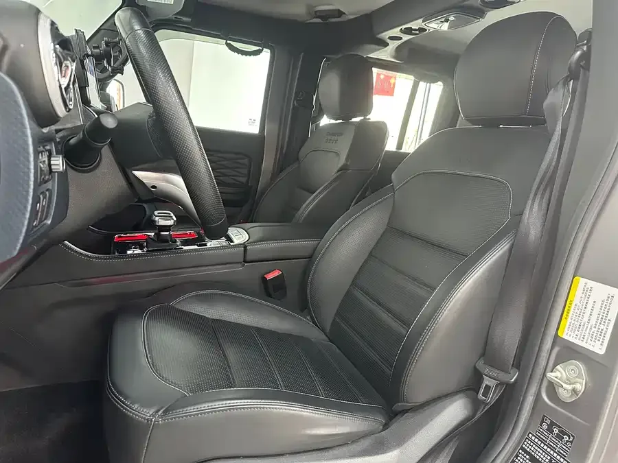 BAIC BJ40 Beijing Off-road BJ40 2023 2.0T Automatic 4WD Touring Tower Champion Edition 2023 — миниатюра 5
