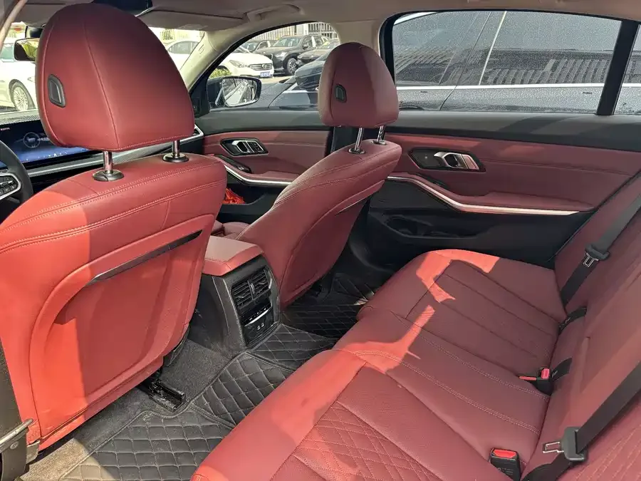 BMW 3 Series BMW 3 Series 2025 330Li M Sport Night Edition 2025 — миниатюра 4
