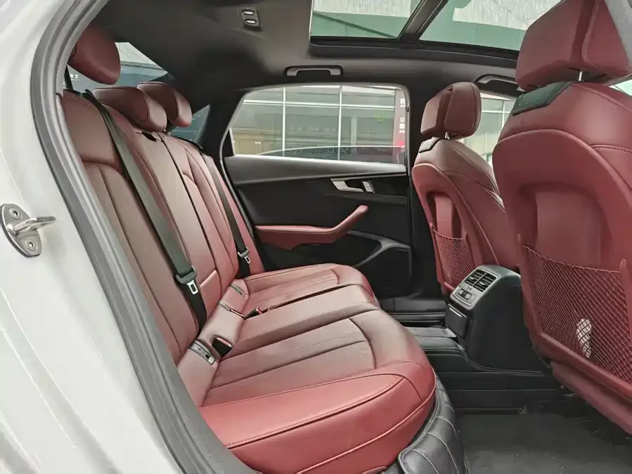 Audi a4 l 2024 40 TFSI luxury and dynamic model 2025 — миниатюра 4