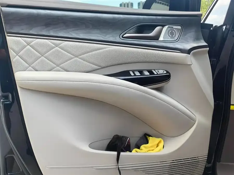 BYD D9 DENZA D9 2022 DM-i 945 Luxury Edition 2023 — миниатюра 2