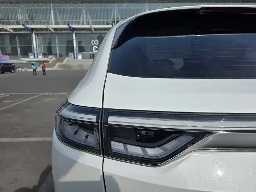 Honda WR-V 2023 1.5L CVT Hot Edition 2022 — миниатюра 4