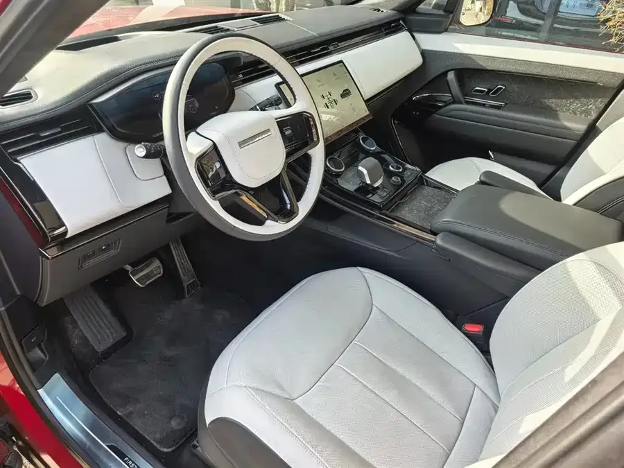 Land Rover Range Rover Sport New Energy Range Rover Sport New Energy 2023 P510e Plug-in Electric Hybrid First Edition 2025 — миниатюра 2