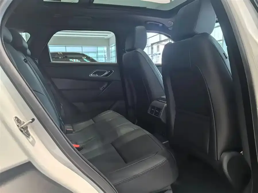 Land Rover Range Rover Velar 2026 Range Rover Velar 250PS Dynamic SE 2026 — миниатюра 3