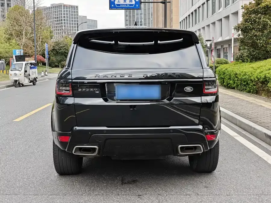Land Rover Range Rover Sport Range Rover Sport 2022 3.0 L6 Black Edition 2022 — миниатюра 5