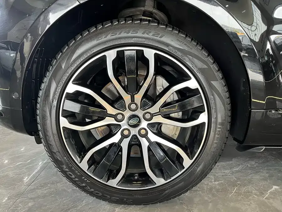 Land Rover Range Rover Sport Range Rover Sport 2022 3.0 L6 Black Edition 2022 — миниатюра 2