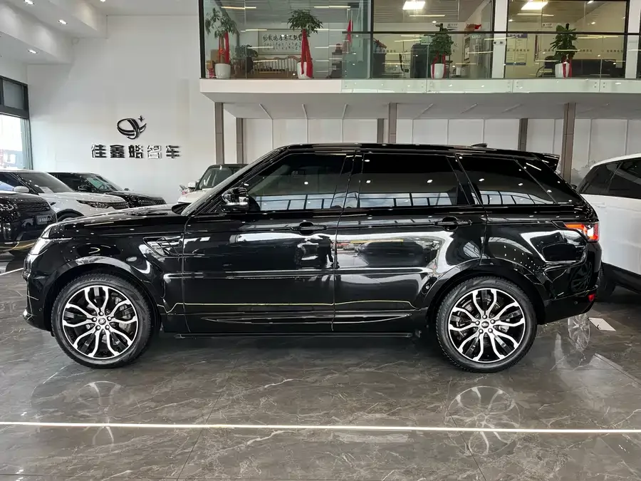 Land Rover Range Rover Sport Range Rover Sport 2022 3.0 L6 Black Edition 2022 — миниатюра 5