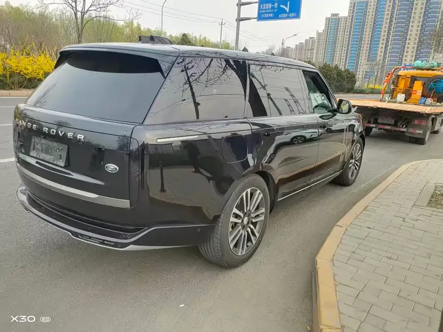 Land Rover Range Rover Range Rover 2024 3.0 L6 400PS Extended Edition 2024 — миниатюра 4