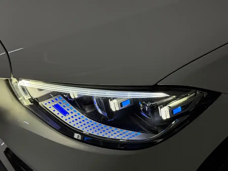 Mercedes-Benz S-Class AMG New Energy Mercedes-Benz S-Class AMG New Energy 2024 AMG S 63 LE Performance 2025 — миниатюра 3