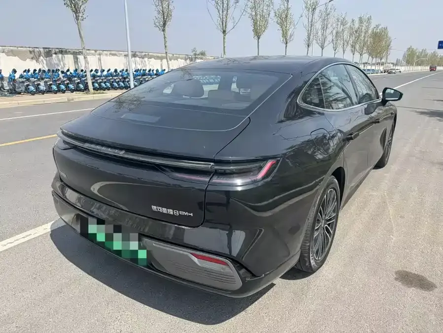 Geely Galaxy Star 8 Galaxy Star 8 2025 130km EM-i Premium Edition 2025 — миниатюра 3