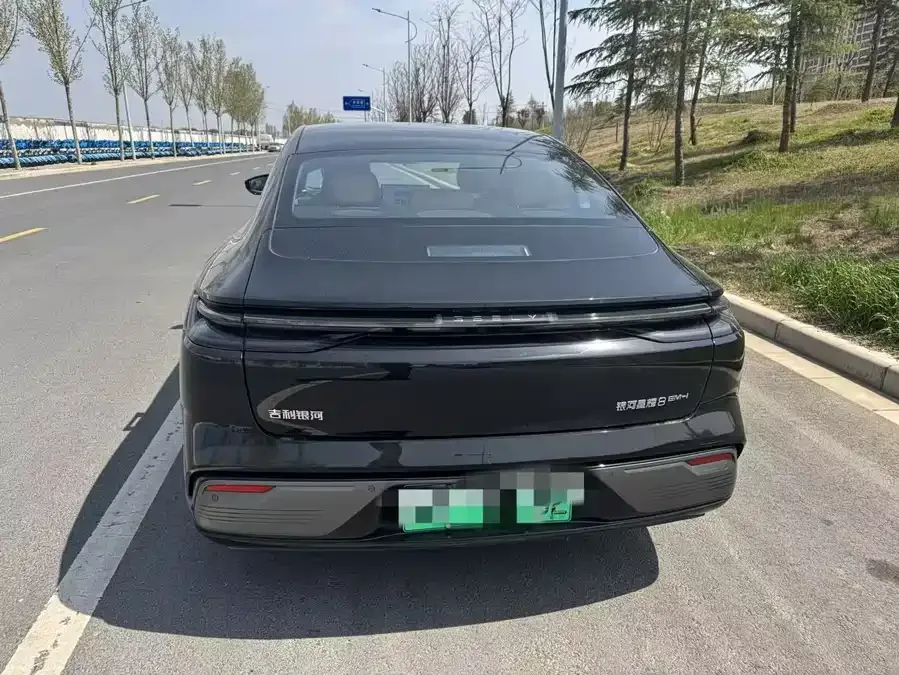 Geely Galaxy Star 8 Galaxy Star 8 2025 130km EM-i Premium Edition 2025 — миниатюра 5