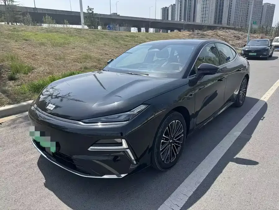 Geely Galaxy Star 8 Galaxy Star 8 2025 130km EM-i Premium Edition 2025 — фото 1, купить с доставкой в Москву
